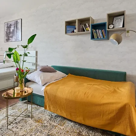 High-sky O2 Arena With Garage Parking And Ac