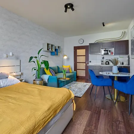 High-sky O2 Arena With Garage Parking And Ac Apartman
