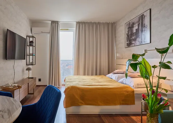High-sky O2 Arena With Garage Parking And Ac Apartman